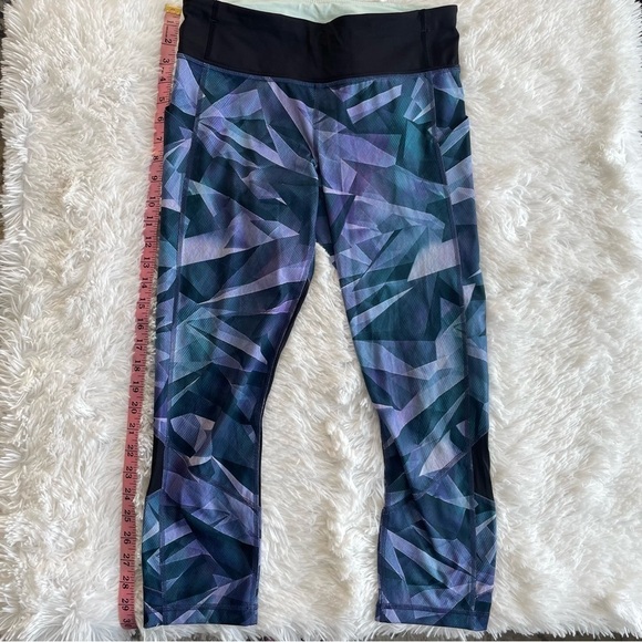 Lululemon 🍋 Pace Rival Crop Leggings in Pretty Prism, size 6 - Picture 9 of 16